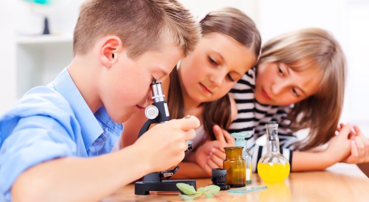 Los mejores kits científicos para que los niños aprendan experimentando