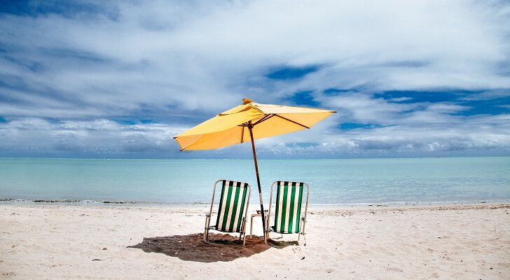 Las mejores sombrillas de playa por menos de 60 euros