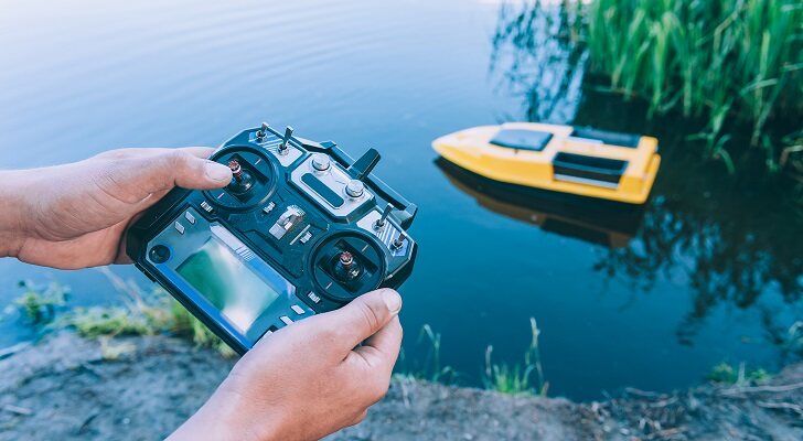 Los mejores barcos teledirigidos por menos de 100 euros