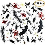 Kuuqa 132 Piezas Plástico Insectos realistas Broma Novedad Insectos Insectos Falsas cucarachas Arañas Escorpiones Ratas Geckos Ciempiés Moscas Murciélagos para Halloween