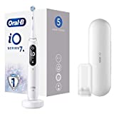 Oral-B iO 7N Cepillo de Dientes Eléctrico con Mango Recargable, Tecnología Magnética de Braun, 1 Cabezal de Recambio, Pantalla Blanco/Negro y Estuche de Viaje Premium - Blanco